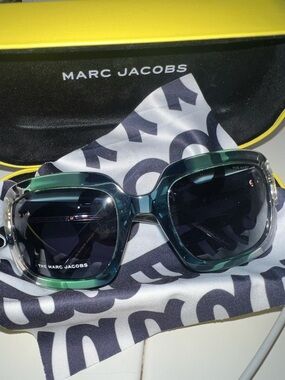 Marc Jacobs Women's Square Sunglasses in Green and Black